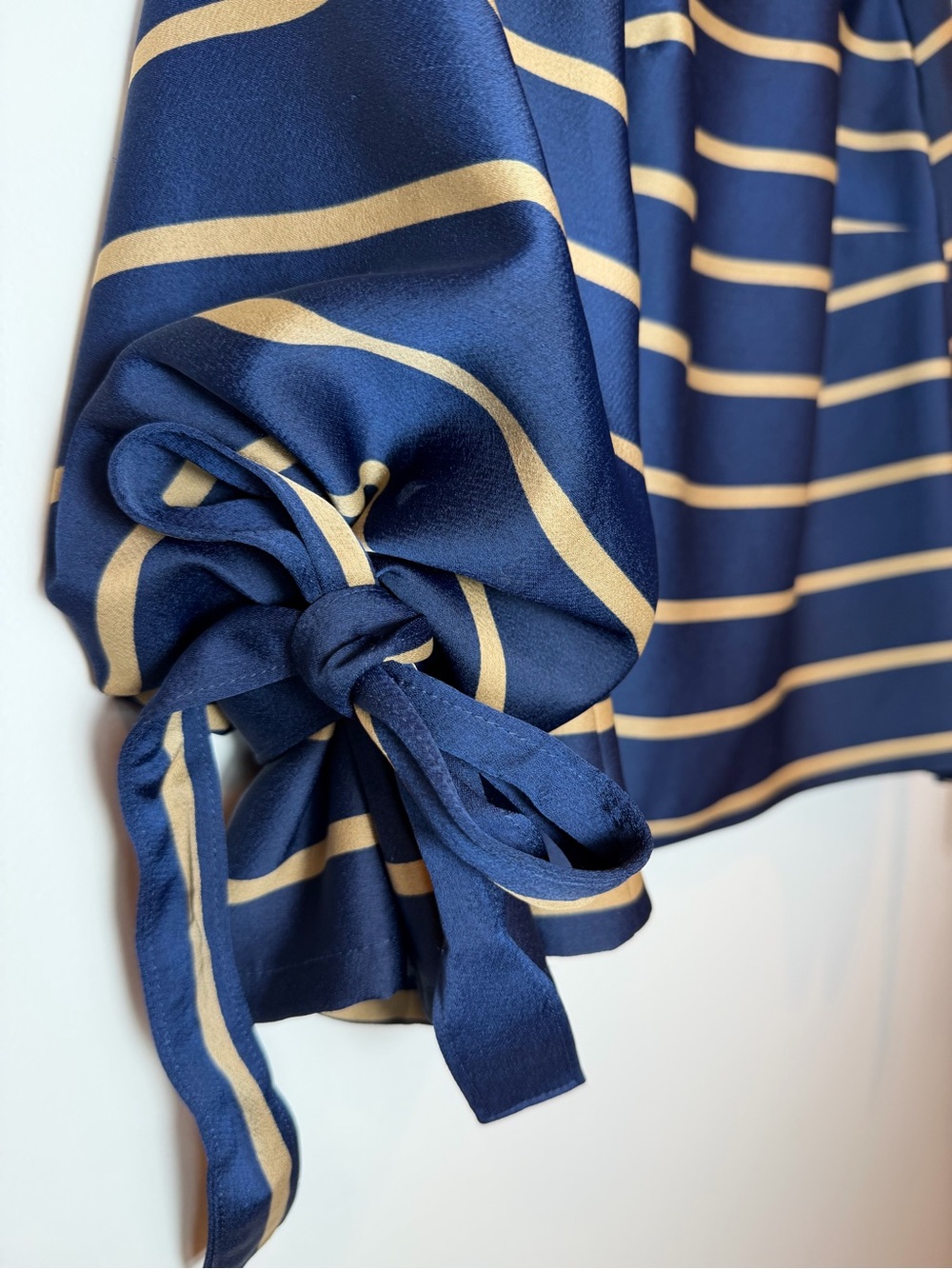 Banana Republic Navy Gold Striped Boatneck Blouse Tie Cuff Long Sleeve Office SM - Picture 5 of 11